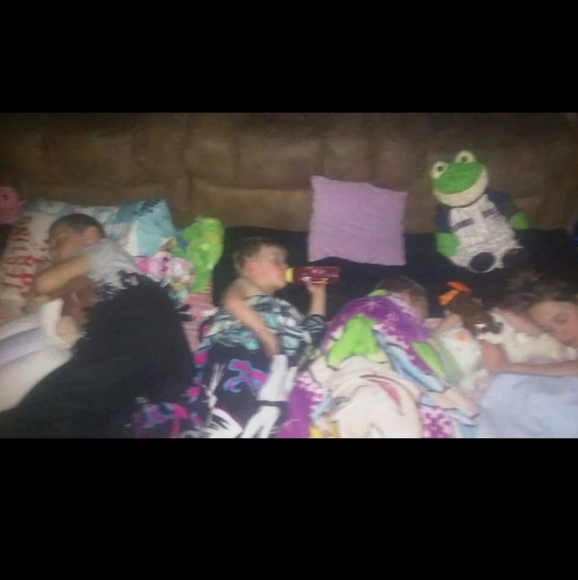 PLZ READ!  IN NEED OF SALES. - Picture 3 of 6